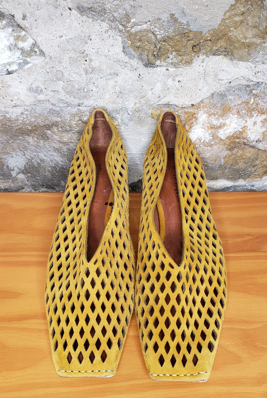Jeffrey Campbell Yellow Suede Laser Cut Heels Sz 11