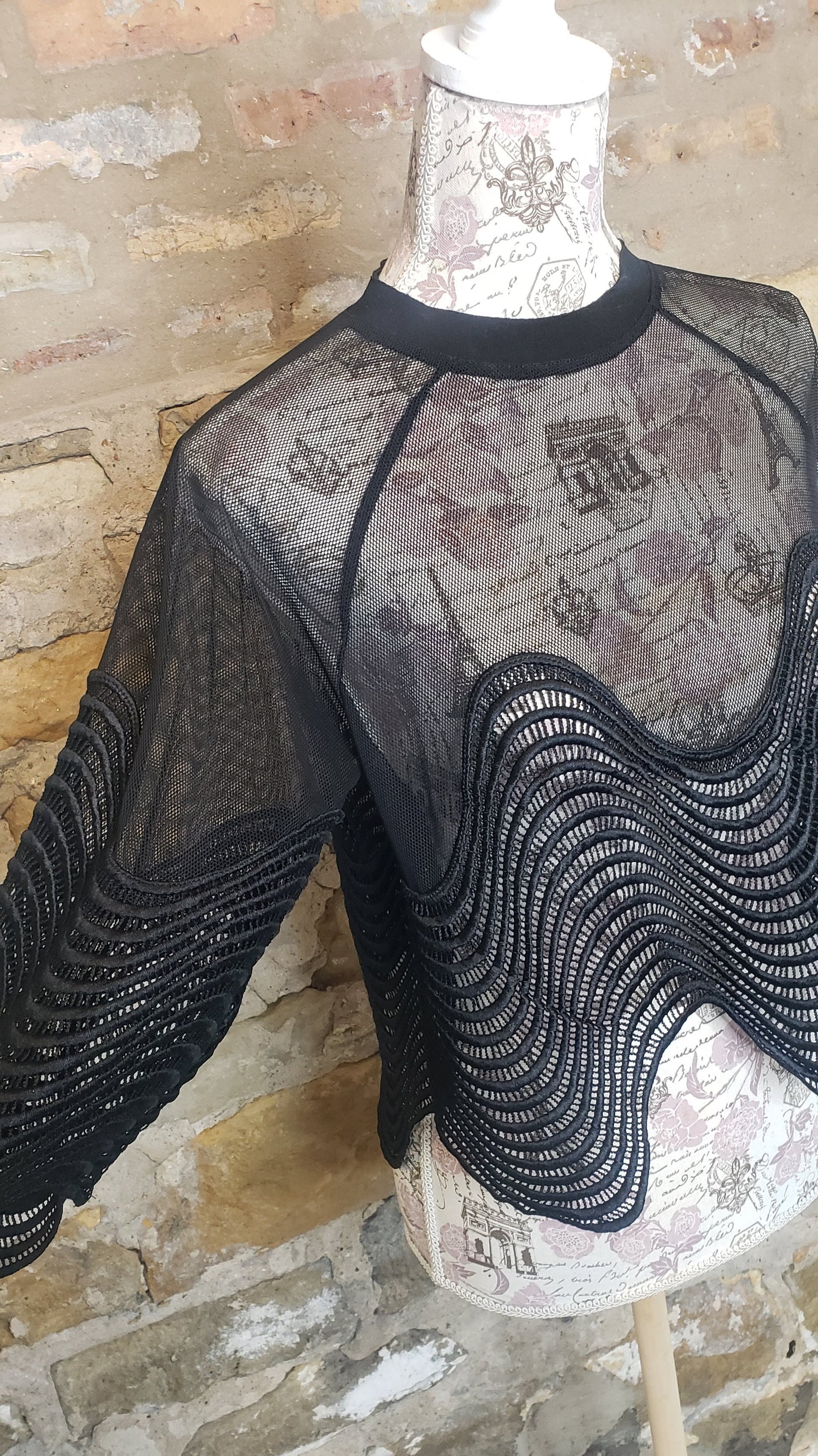 Black Sheer Chevron Top Sz S