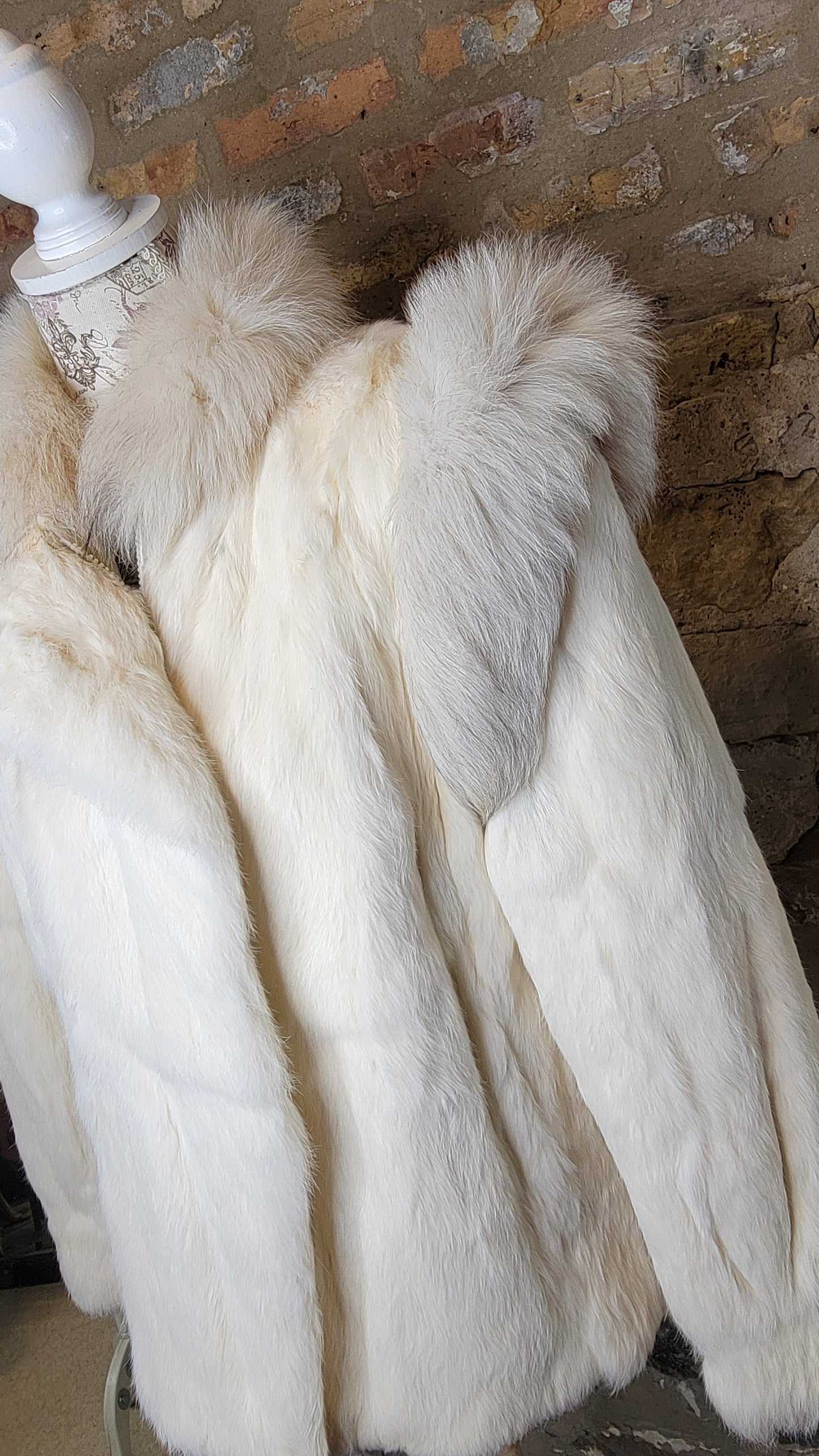Berman's White Rabbit Jacket/Fox Collar Sz L