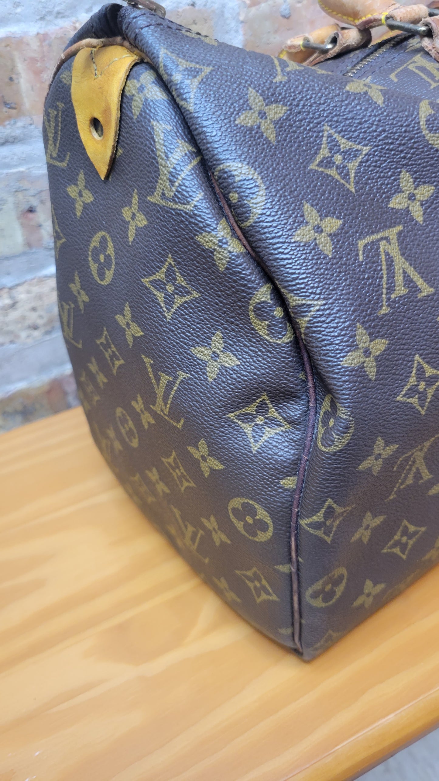 Louis Vuitton Speedy 40