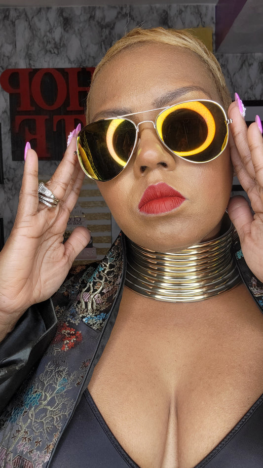 Queen Mother Choker (gold)